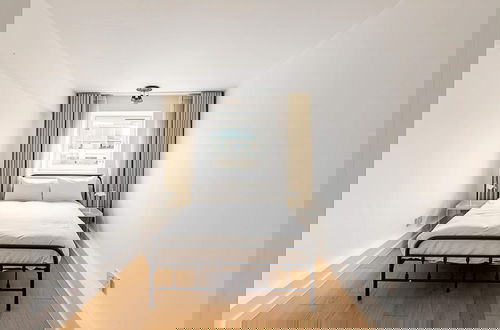 Foto 2 - Modern Apartment With Balcony