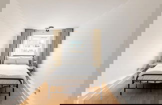 Foto 2 - Modern Apartment With Balcony