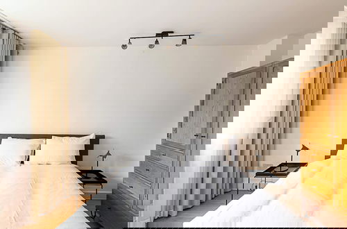 Foto 1 - Modern Apartment With Balcony