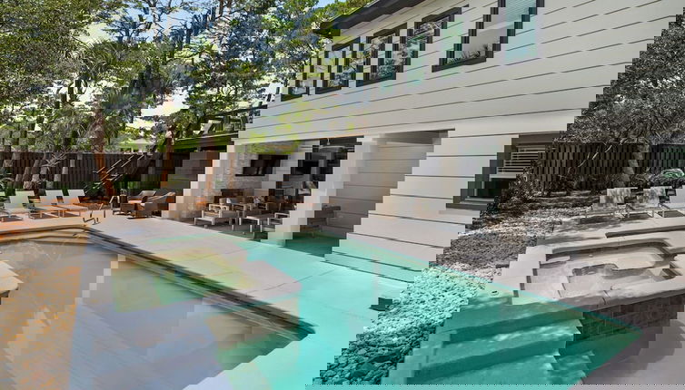 Foto 1 - Modern Luxury in Old Seagrove w/ Private Pool + Golf Cart - Sleeps 11
