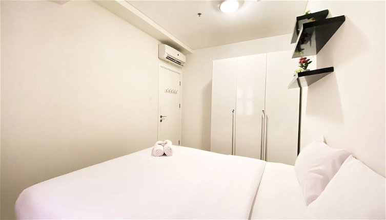 Photo 1 - Comfy And Modern 2Br Apartment At Parahyangan Residence