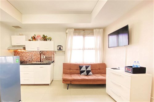 Photo 17 - Comfy And Modern 2Br Apartment At Parahyangan Residence