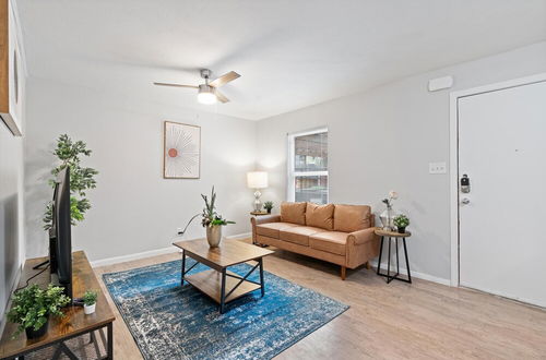 Photo 3 - Stylish 1BR Near UT Highland Evonify