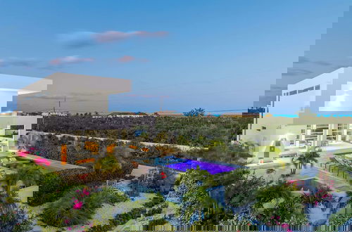 Photo 37 - White Villas
