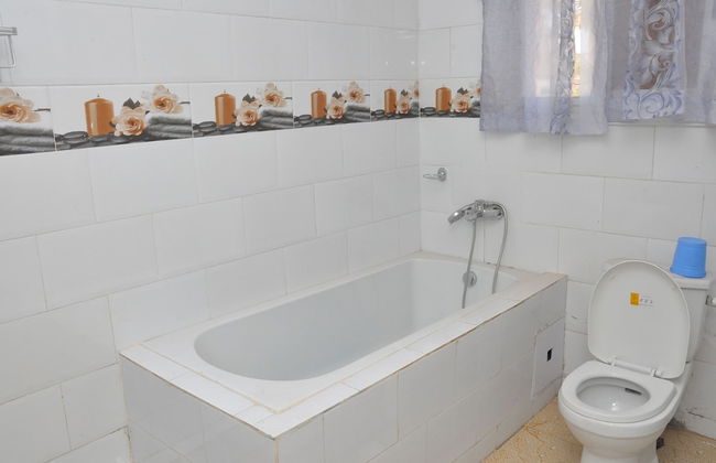 B2 Self Catering Apartments - Photo 41