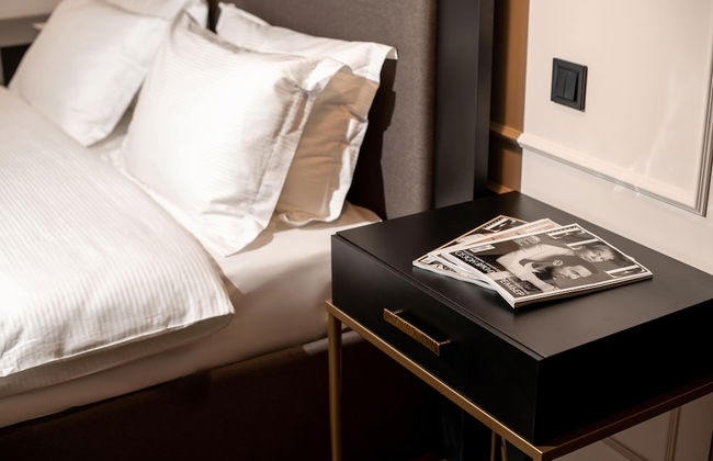 De Paris Apartments - Photo 5