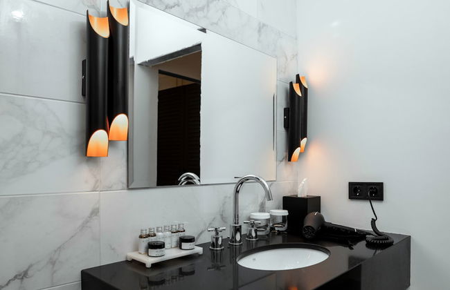 De Paris Apartments - Photo 24