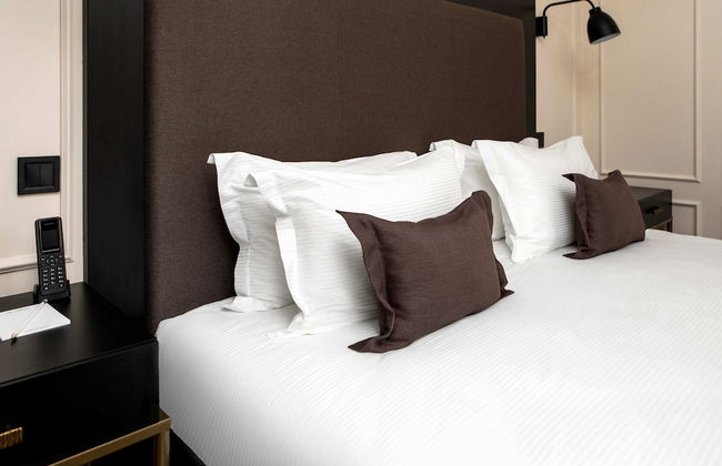 De Paris Apartments - Photo 11