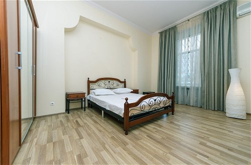 Photo 10 - Palace of Sport Apartment