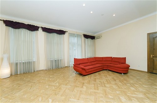 Photo 20 - Palace of Sport Apartment