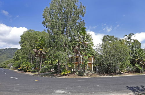 Photo 28 - Tropical Villa Bella with Private Pool