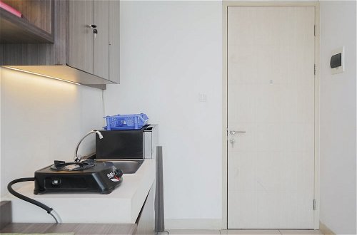 Photo 5 - Nice And Fancy 1Br At Tree Park City Bsd Apartment