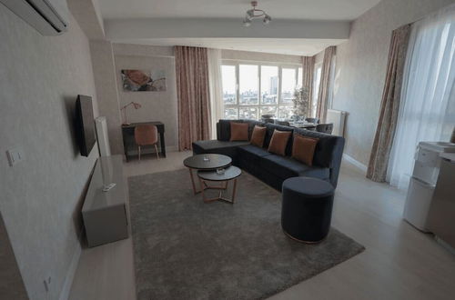 Photo 2 - Stylish 2-bedroom Apartment Near Mall of Istanbul