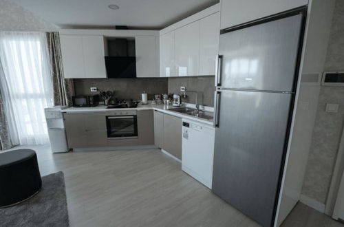 Foto 15 - Stylish 2-bedroom Apartment Near Mall of Istanbul