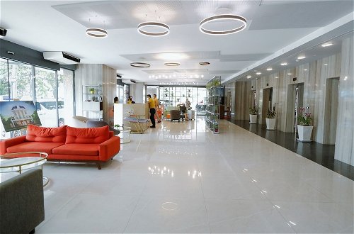Photo 2 - The Penthouse Residence