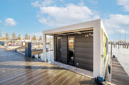 Photo 1 - Beautiful Houseboat With Shared Pool