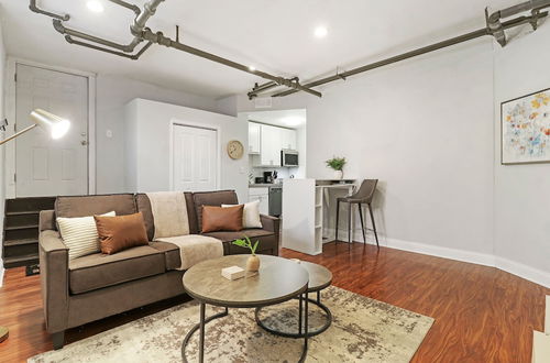 Photo 1 - Stylish & Furnished Studio in Lakeview