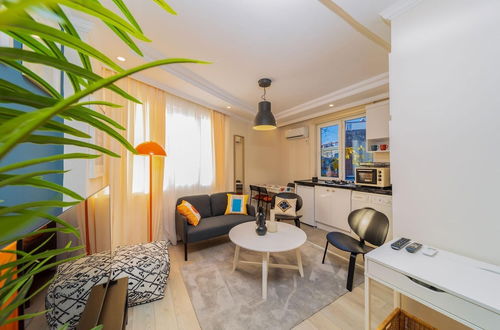 Photo 1 - Vibrant and Central Apartment in Muratpasa