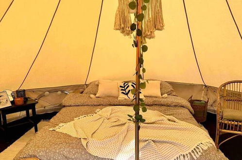 Foto 6 - Glamping in Stunning Bell Tent in Bohemia