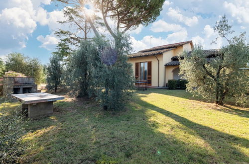 Photo 31 - Spacious and Bright House With Private Pool