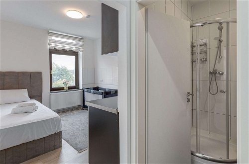 Photo 11 - Deluxe Apartment in Oberhausen With Breakfast