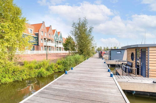 Photo 36 - Comfortable Houseboat in Volendam Marina