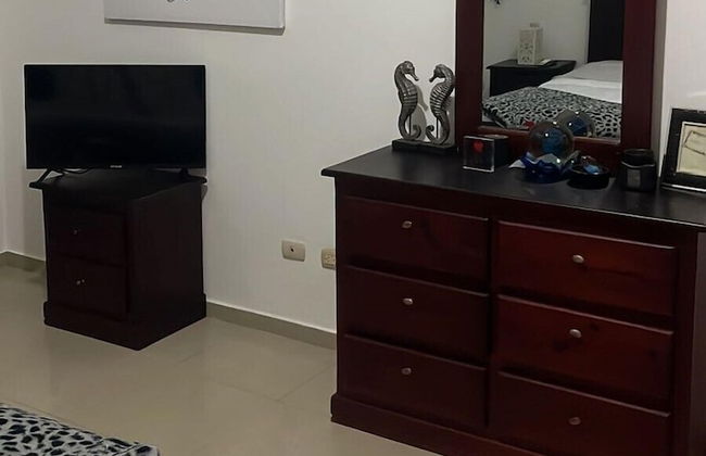 2 Minutes Walk to Beach Huge 3 bdrm Condo with Pool - Foto 5