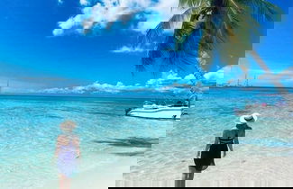Foto 1 - 2 Minutes Walk to Beach Huge 3 bdrm Condo with Pool