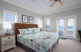 Photo 3 - 2 Gulf View Balconies! 3 Story Townhome With 4 Bedrooms, 4 Bathrooms! Sleeps12