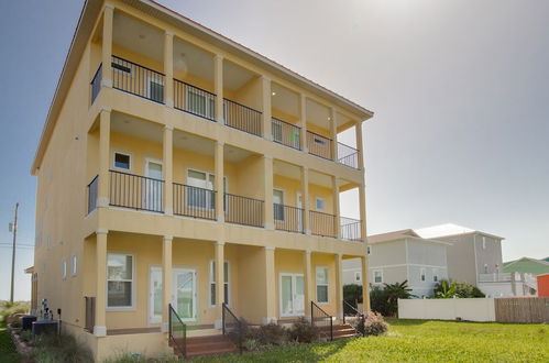 Photo 44 - 2 Gulf View Balconies! 3 Story Townhome With 4 Bedrooms, 4 Bathrooms! Sleeps12