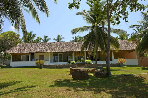 Photo 10 - Elevated Family Beach House With Ocean Views