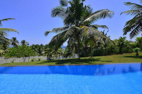 Photo 5 - Elevated Family Beach House With Ocean Views