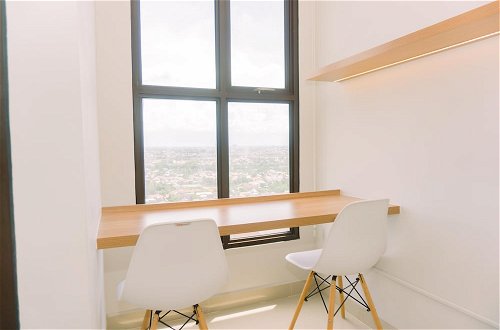 Foto 5 - Good Deal And Simply Look Studio Room At Transpark Bintaro Apartment