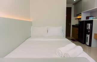 Foto 2 - Good Deal And Simply Look Studio Room At Transpark Bintaro Apartment