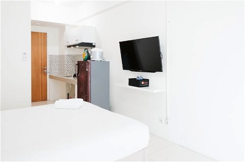 Foto 6 - Homey And Comfy Studio At Puncak Bukit Golf Surabaya Apartment