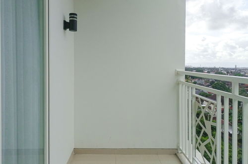 Photo 8 - Elegant And Minimalist Studio At Mataram City Apartment