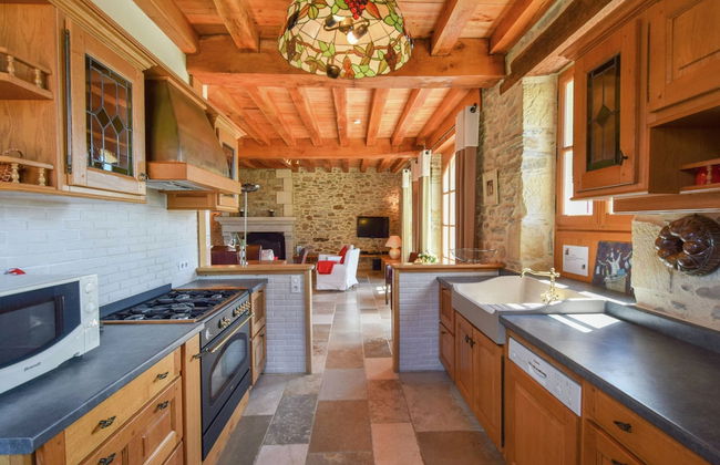 Elegant Villa in Saint-medard - Foto 8