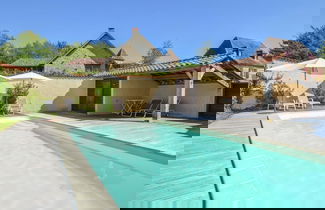 Foto 1 - Luxury Villa With Swimming Pool