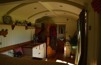 Photo 2 - Shephards Hut With Hot Tub in the Cotswolds