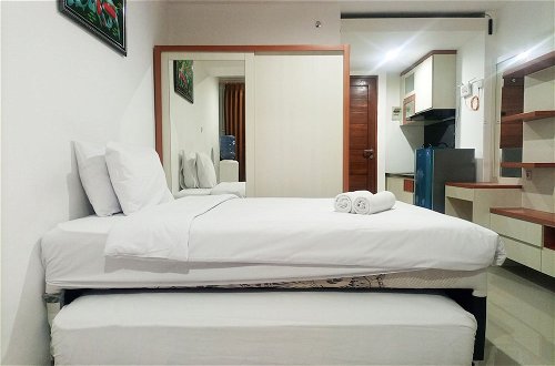Photo 9 - Homey And Comfort Stay Studio At Green Park Yogyakarta Apartment