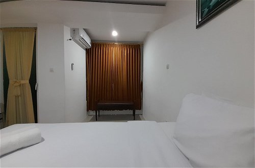 Photo 5 - Homey And Comfort Stay Studio At Green Park Yogyakarta Apartment