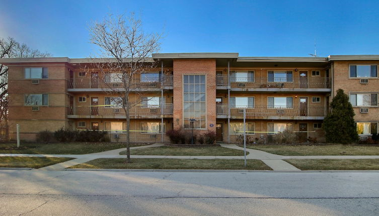Photo 1 - Picturesque 1BR Apt in Arlington Heights
