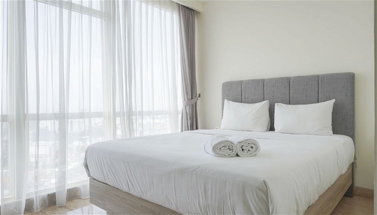 Photo 1 - Elegant And Comfy 2Br With Private Lift At Menteng Park Apartment