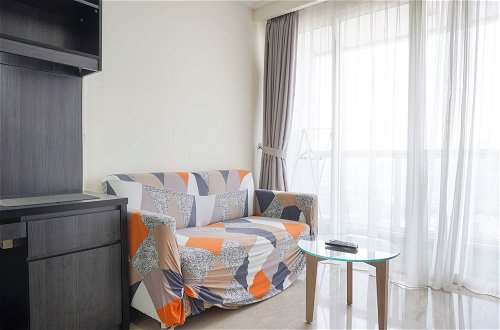 Photo 18 - Elegant And Comfy 2Br With Private Lift At Menteng Park Apartment