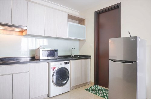 Foto 14 - Elegant And Comfy 2Br With Private Lift At Menteng Park Apartment