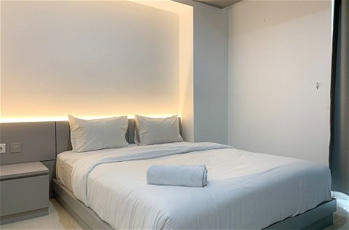 Foto 1 - Modern And Comfort Design Studio Room At West Vista Apartment