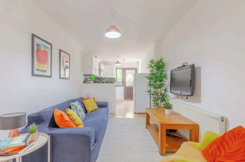 Photo 16 - Bright 2 Bedroom House in Kennington