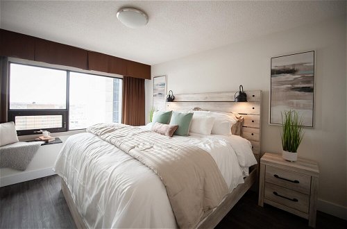 Foto 4 - Luxury Downtown One Bedroom Suite