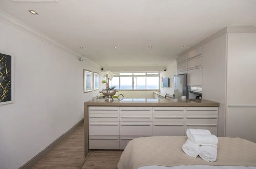 Photo 2 - Spacious Studio Apartment With Full Ocean View at Mouille Point