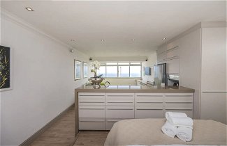 Photo 2 - Spacious Studio Apartment With Full Ocean View at Mouille Point